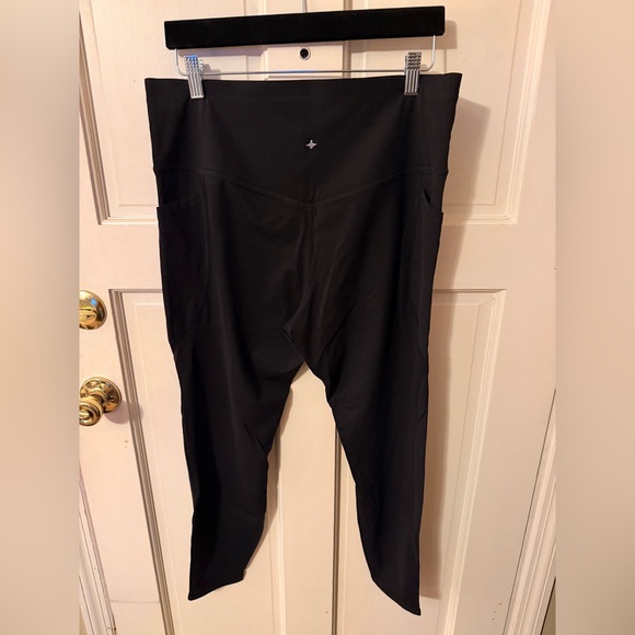 HALARA Black High-Waisted Leggings - Picture 2 of 7